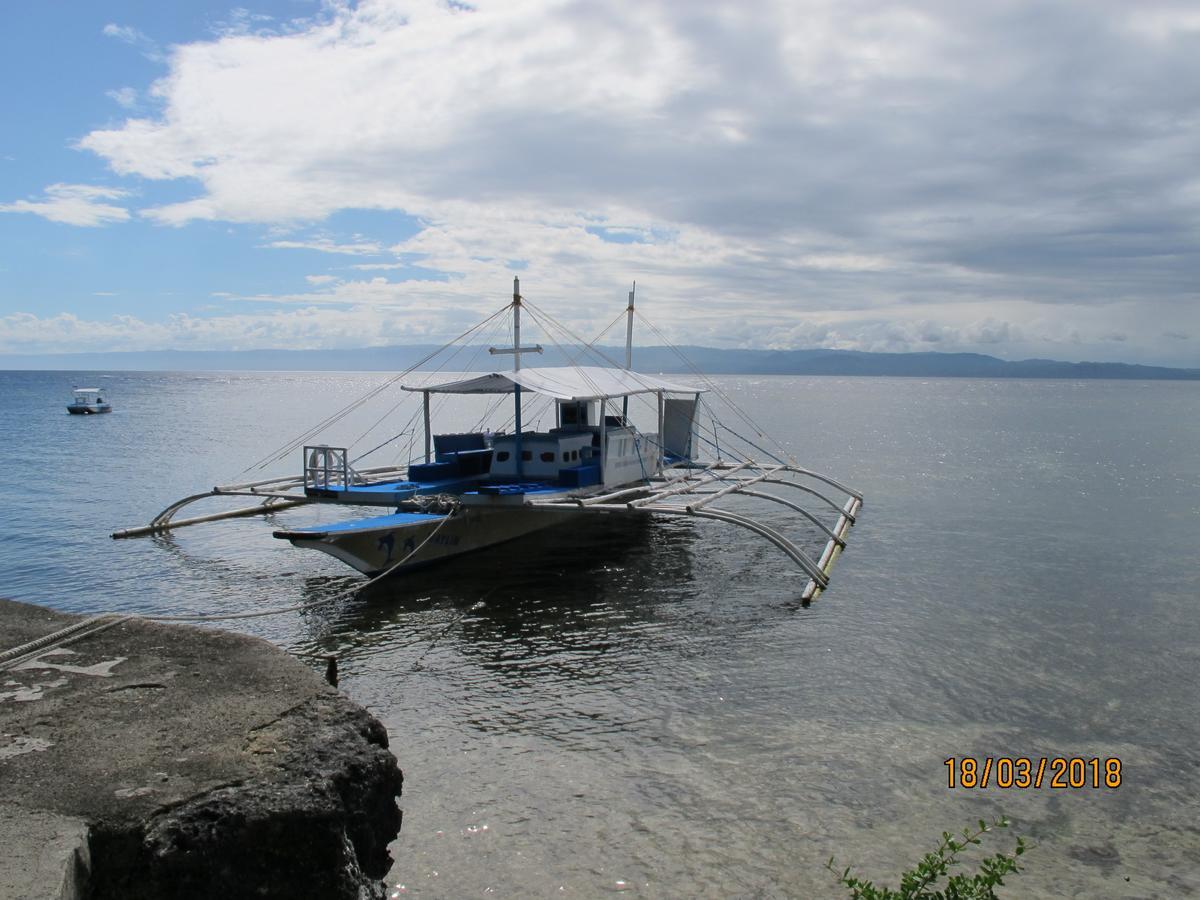 Cabilao Sunset Dive & Beach Resort Loon Exteriör bild