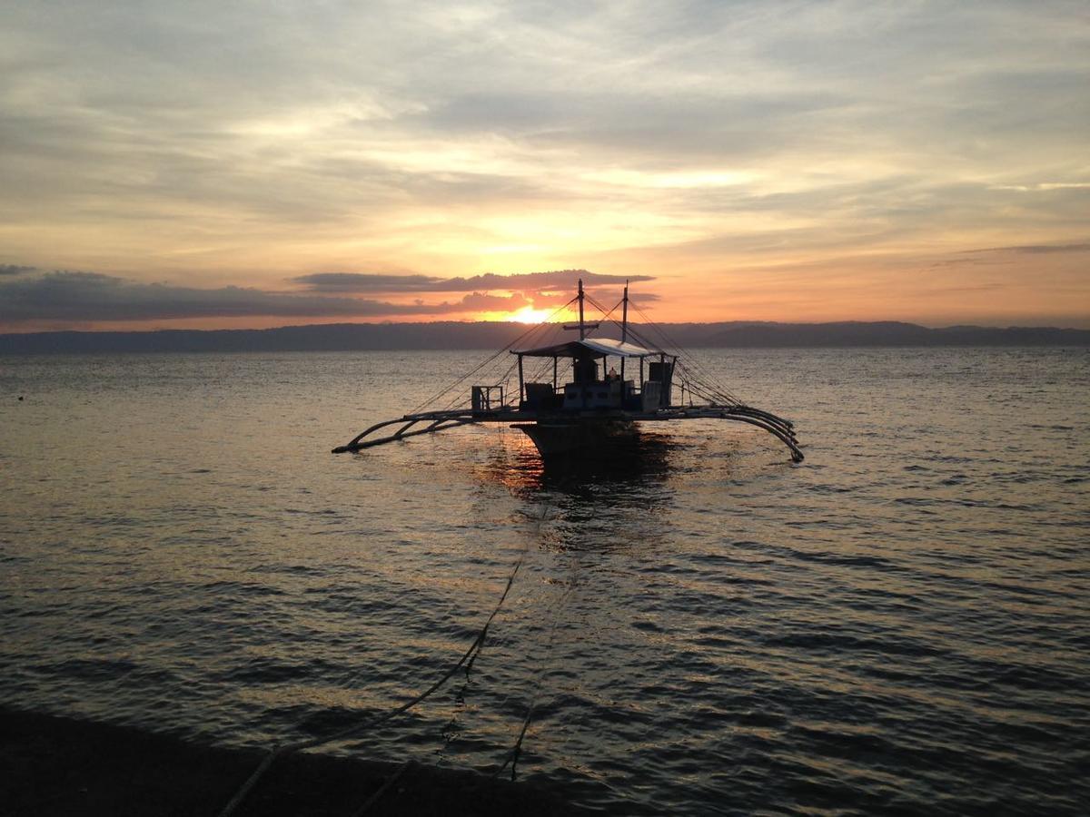 Cabilao Sunset Dive & Beach Resort Loon Exteriör bild