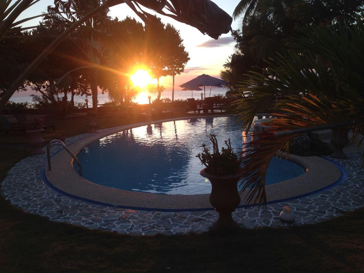 Cabilao Sunset Dive & Beach Resort Loon Exteriör bild